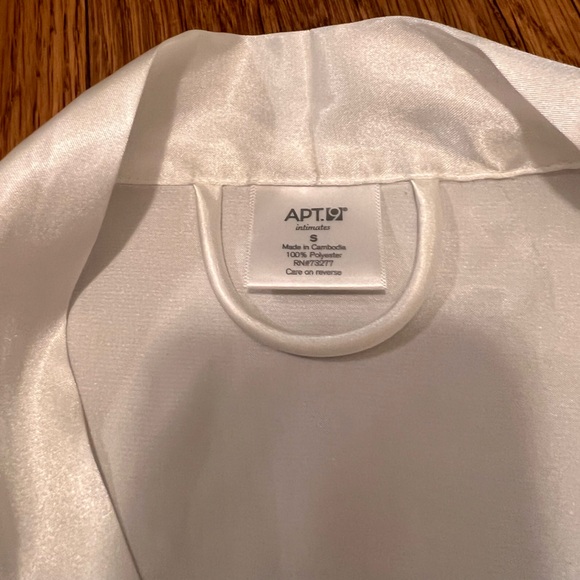 Bride Robe - Picture 4 of 6